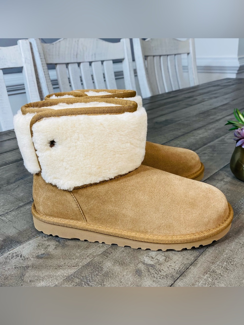 UGG Kids' Classic Jona Luxury Boot – Chestnut/Cognac Suede Size 3 Youth